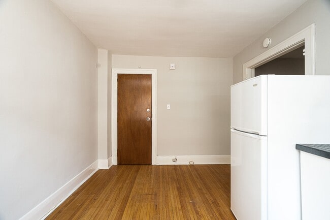 Photo du bâtiment - 28 Balmoral Avenue