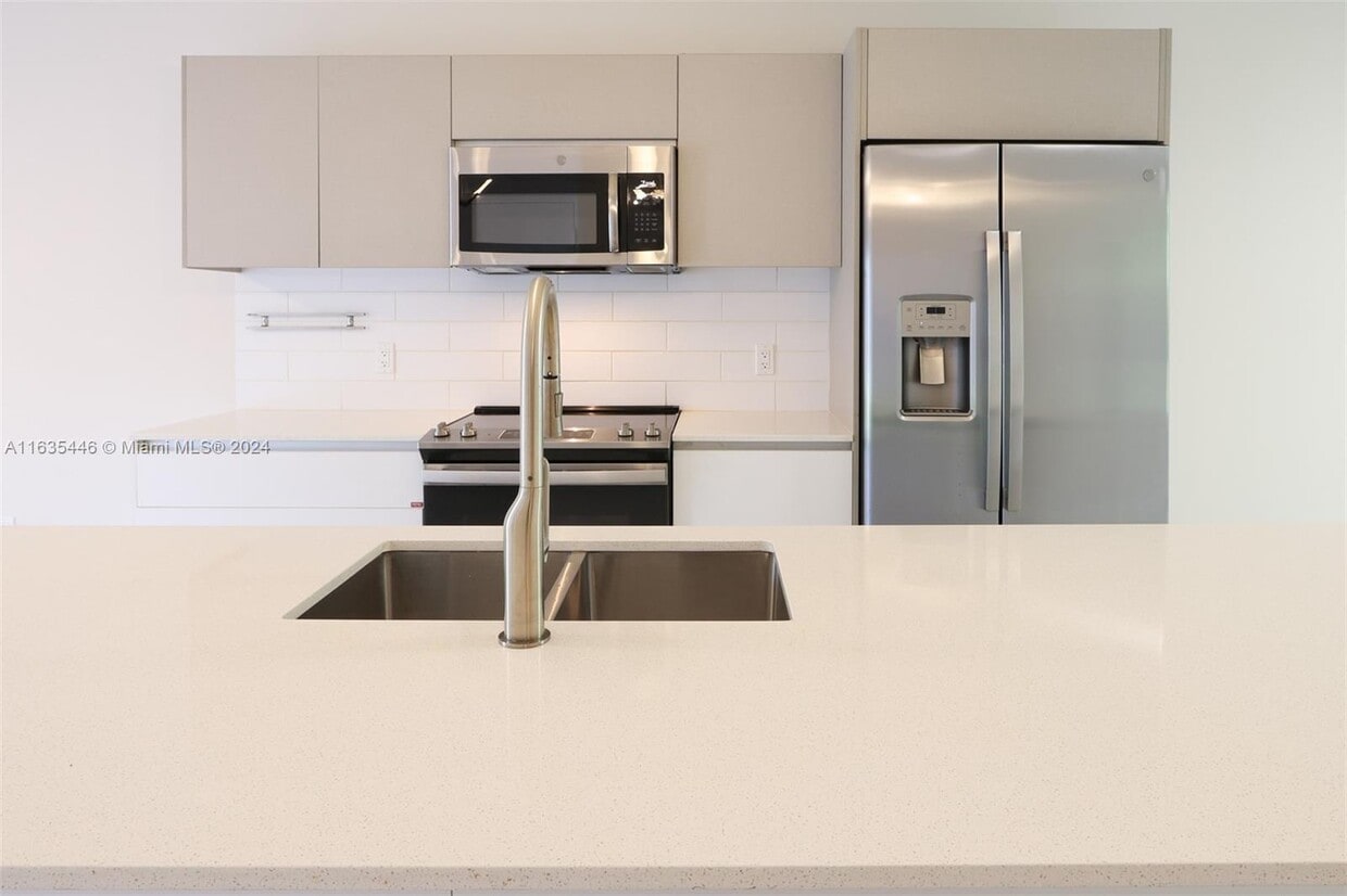 Kitchen - 2555 NE 193rd St