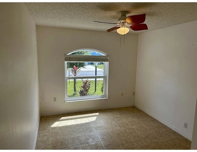 Foto del edificio - 3BR/2BA single-family home in gated community