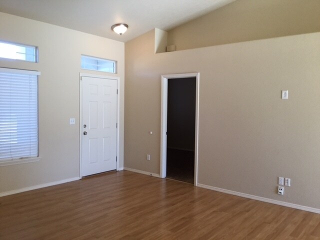 Building Photo - 4787 W Big Creek Street