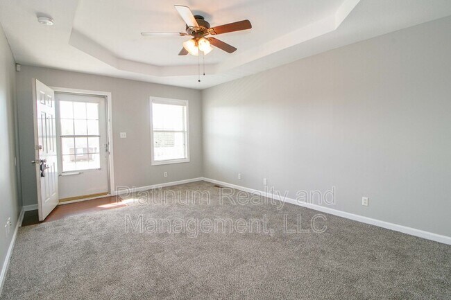 Building Photo - 1321 Venessa Dr