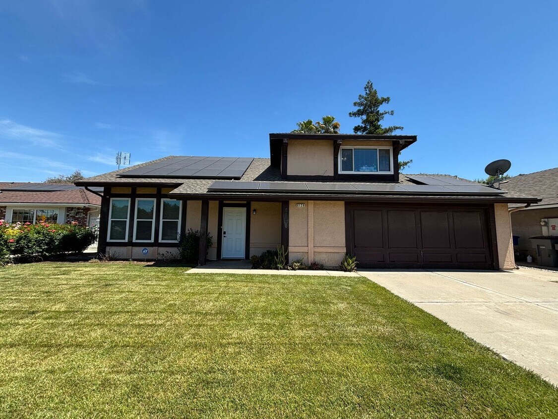 Foto principal - Prime Fresno Location Near River Park and ...