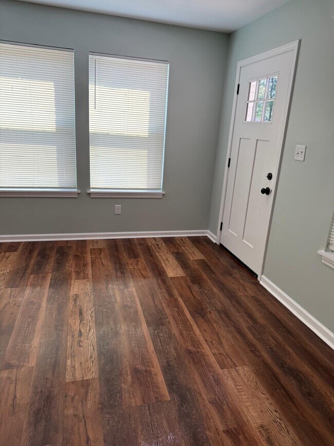 Foto del edificio - 2264 Malone Ave