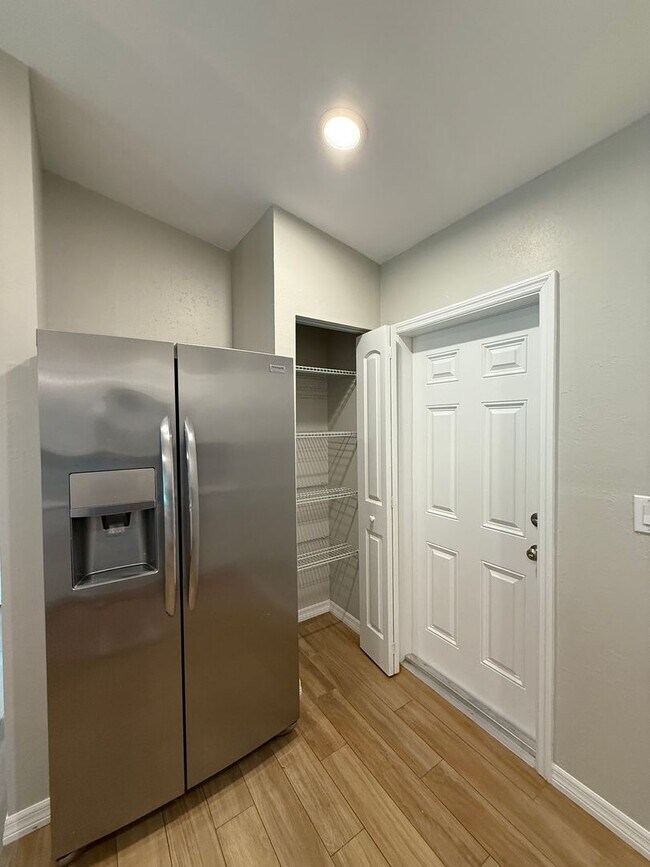 Foto del edificio - Duplex Unit For Rent In Port Charlotte
