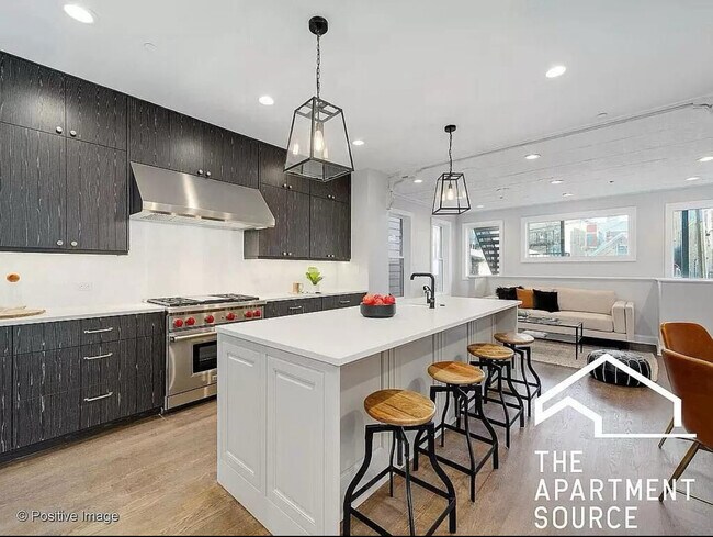 Foto del edificio - 1635 W Pierce Ave