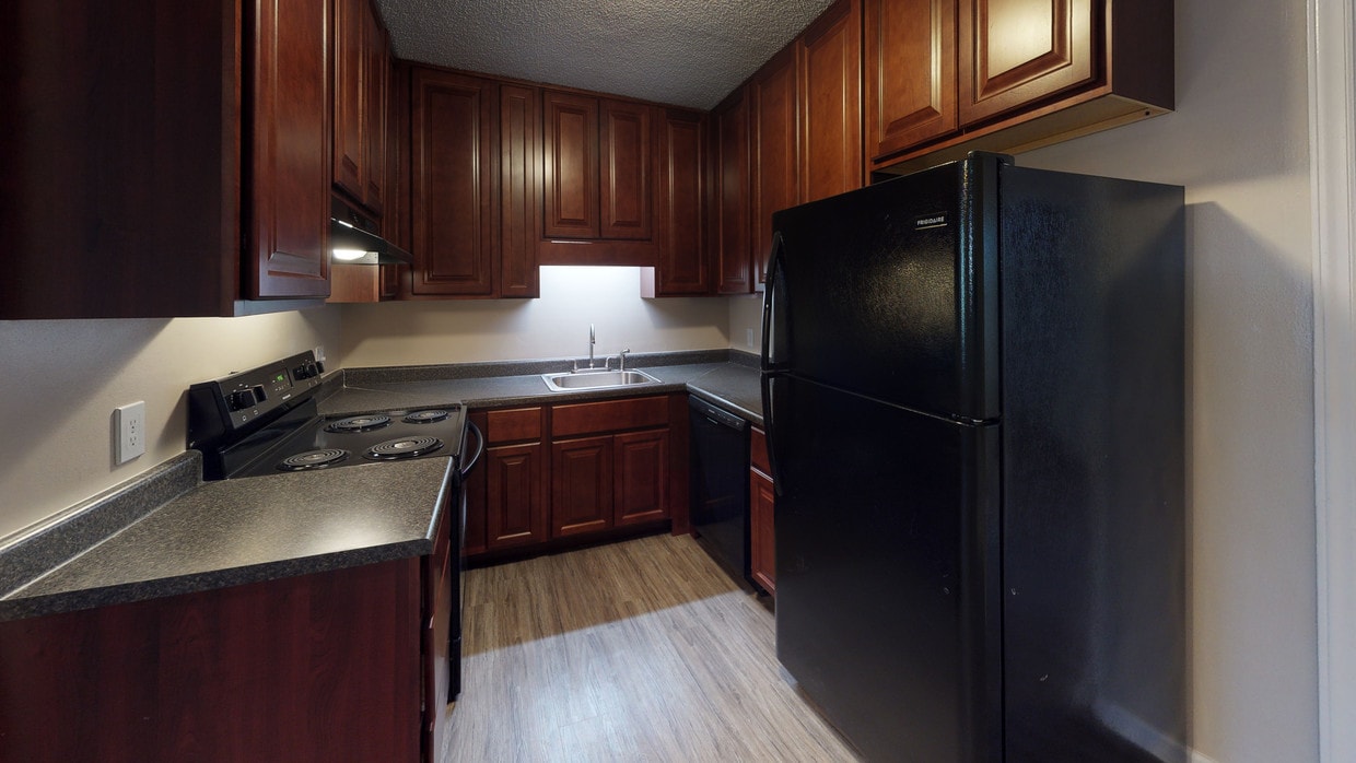 Photo - Harbor Pointe Apartments