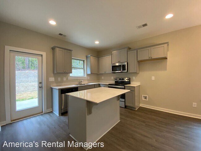 Building Photo - 4 br, 3 bath House - 7935 St. James Drive