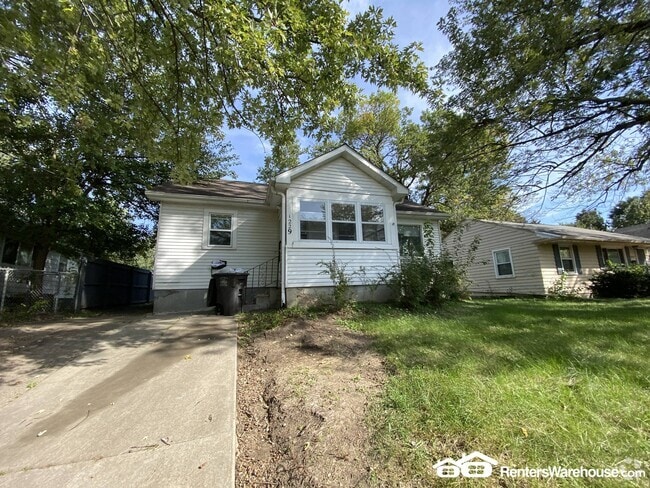Building Photo - 1229 Merle Hay Rd