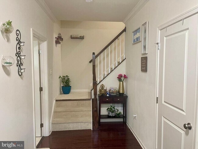 Building Photo - 43010 Paris Gap Square