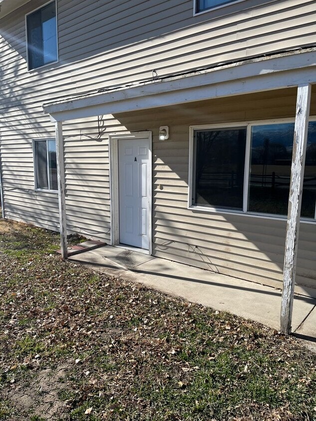 Primary Photo - 3299 Lombardy Ln