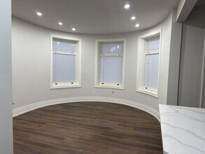 Building Photo - 52-52 Charlton Ave W