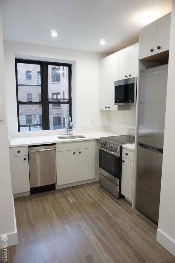 Primary Photo - 609 West 151st Street