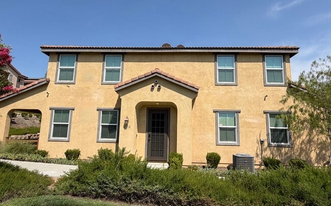 Building Photo - 2116 Lavender Ln