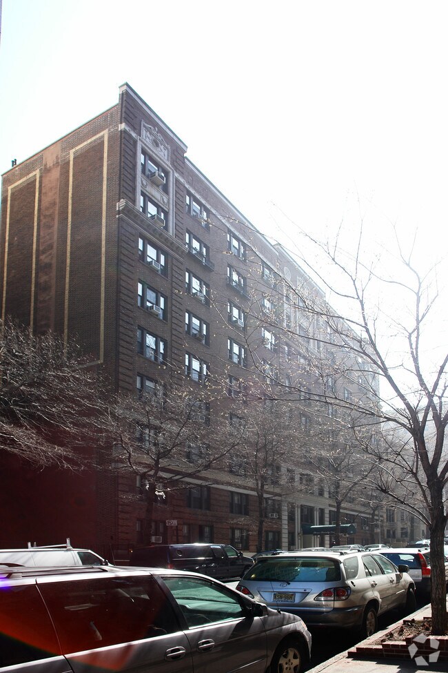 Foto del edificio - 321 W 78th St