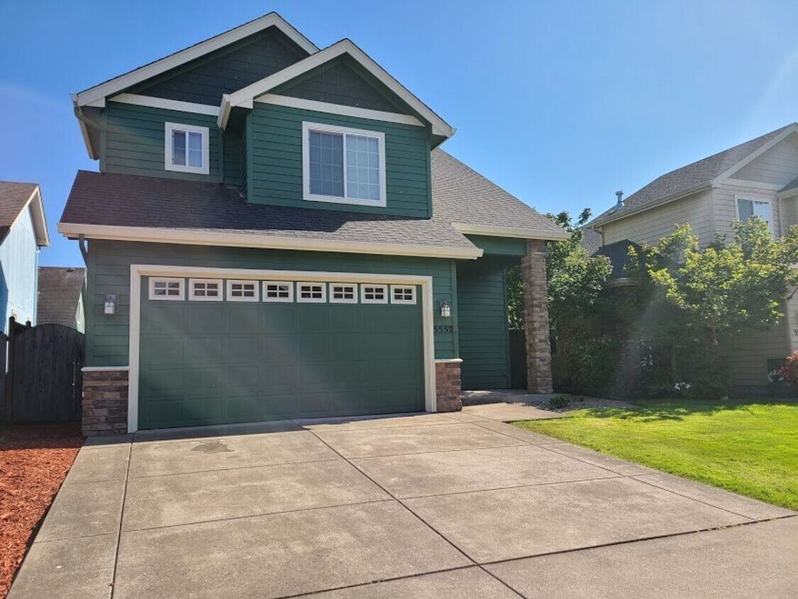 3 br, 2.5 bath House 5552 Excaliber Lane House Rental in Eugene, OR