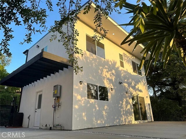 Foto del edificio - 22823 Crespi St