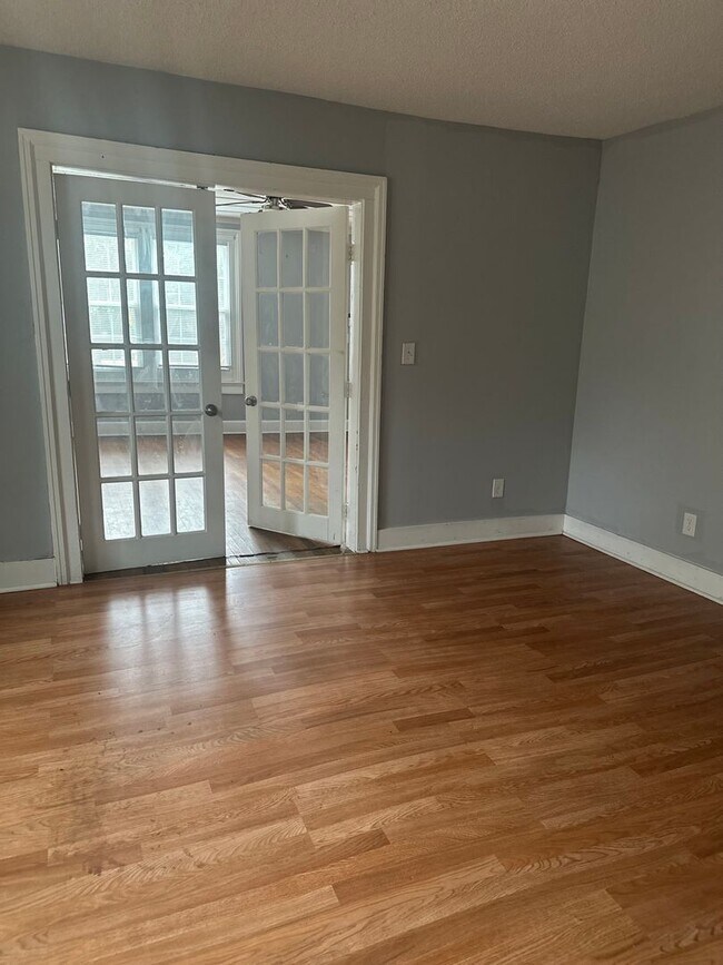 Foto del edificio - Spacious 3 bedroom 1 bath home