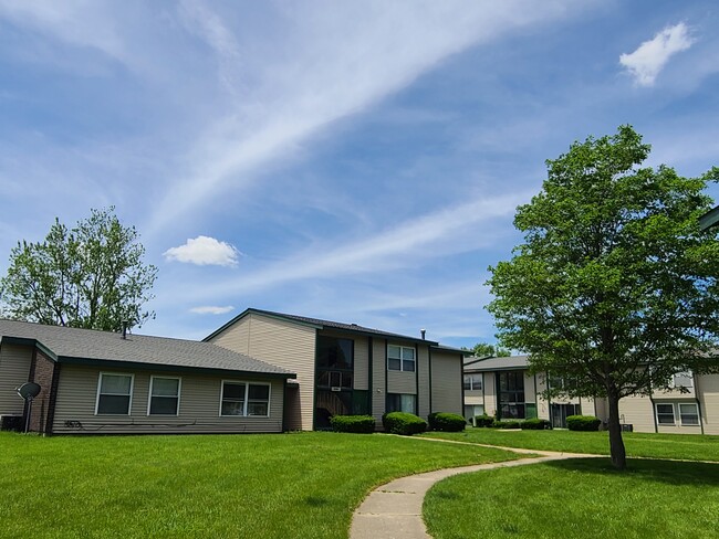 Building Photo - 1504 Hobson Dr