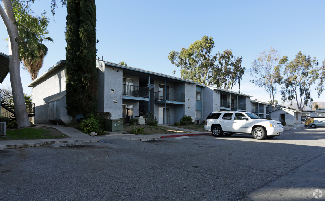 Building Photo - Mt. Sierra Apartments