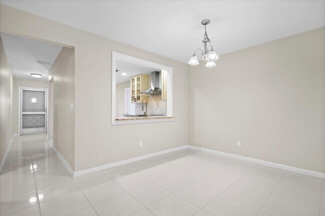 Building Photo - 11888 Suellen Cir