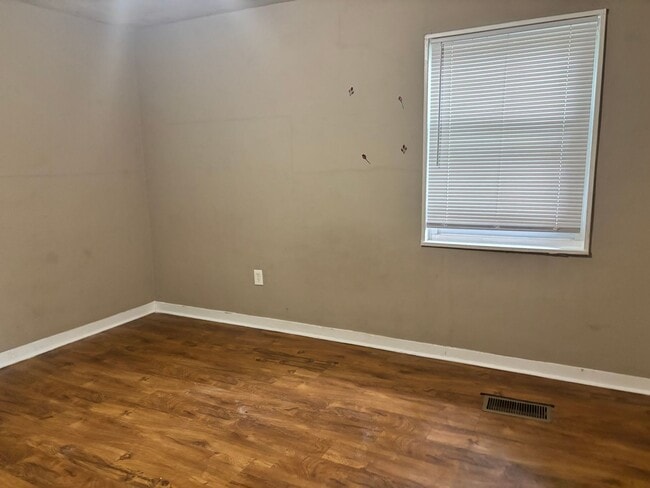 Foto del edificio - 3084 Oak Forest Dr