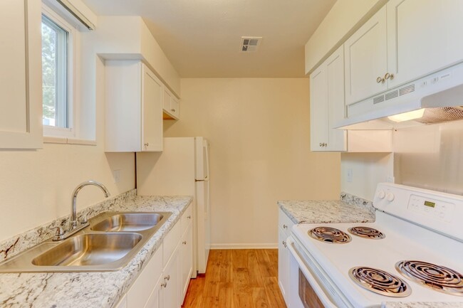 Building Photo - Creekside At Amherst Apartments