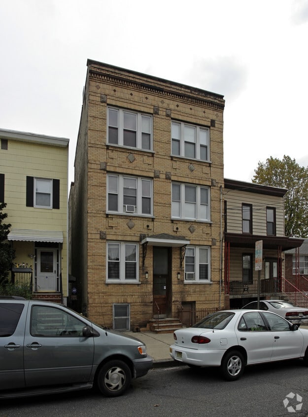 14 Skillman Ave, Jersey City, NJ 07306 Apartments in Jersey City, NJ