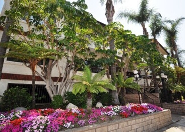 Building Photo - 11594 Moorpark St