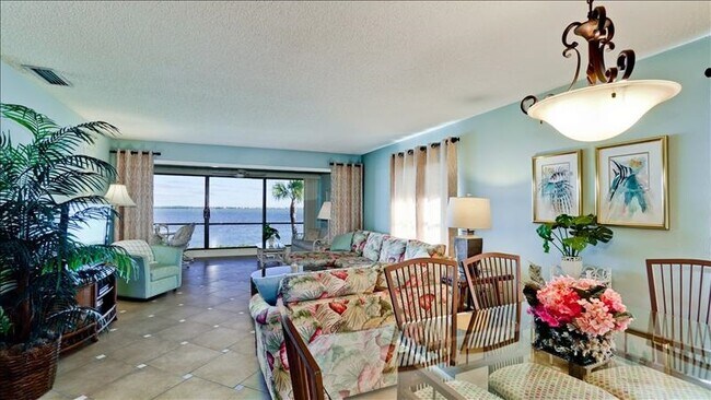 Building Photo - 6400 Flotilla Dr