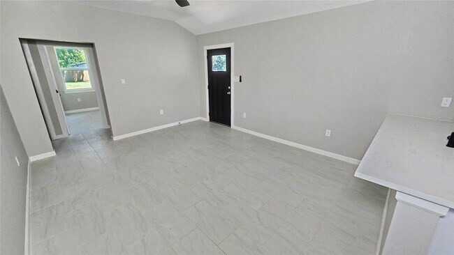 Foto del edificio - 8454 Blankenship Dr