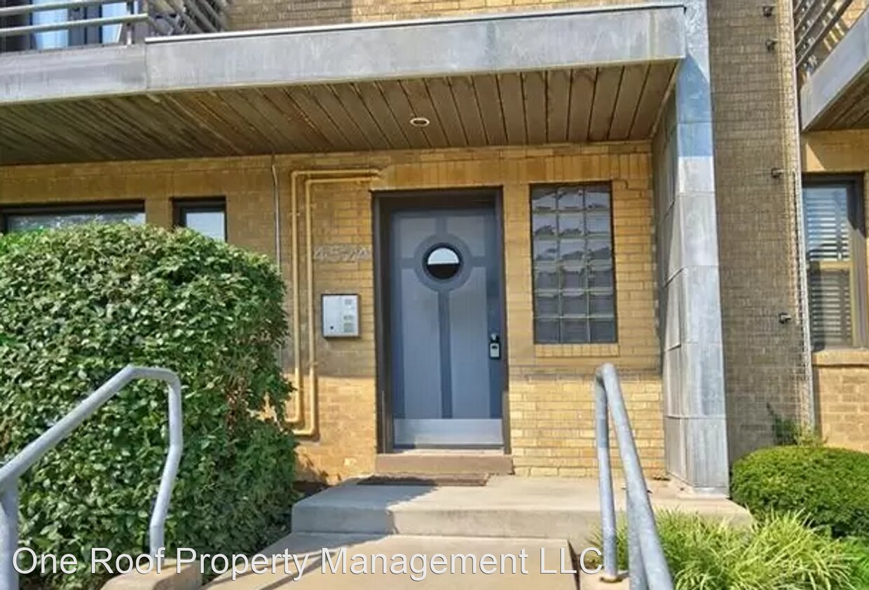 Foto principal - Studio, 1 bath House - 4524 Broadway Boule...