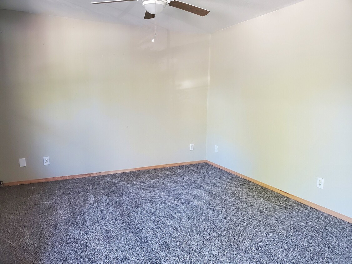 Foto del edificio - 3516 E 13TH ST