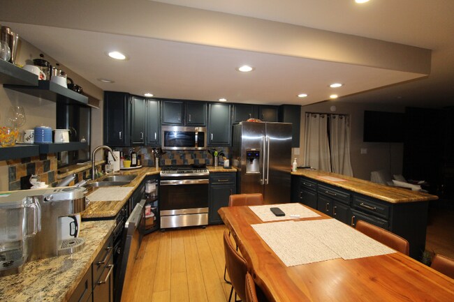 Foto del edificio - 807 Jeffrey Ct