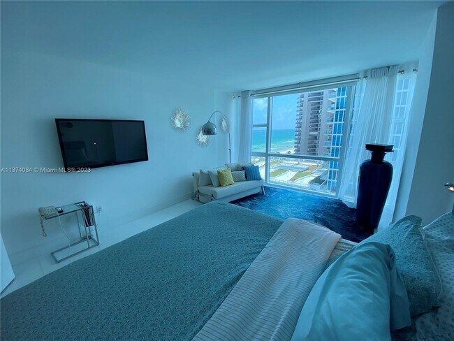 Building Photo - 6801 Collins Ave