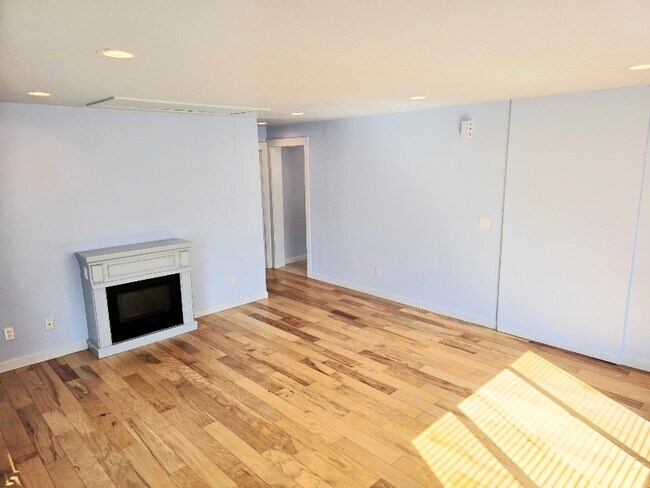 Foto del edificio - 3318 E 26th St