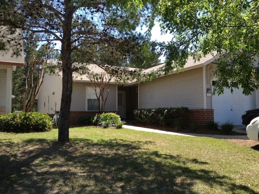 Building Photo - Renovated 3/2/1 in Escada ready June 20th