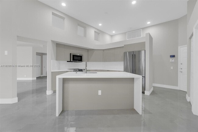 Building Photo - 2553 Bay Pointe Dr