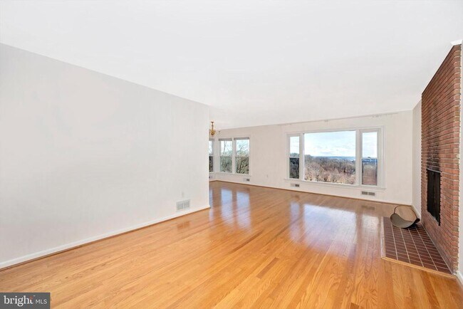 Foto del edificio - 6139 Jefferson Blvd