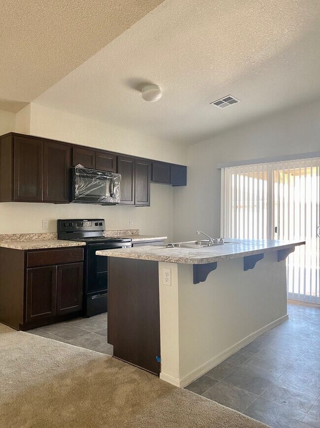 Foto del edificio - DESERT SANDS