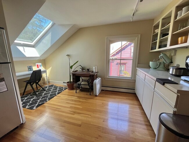 Building Photo - 35 Greenough Ave