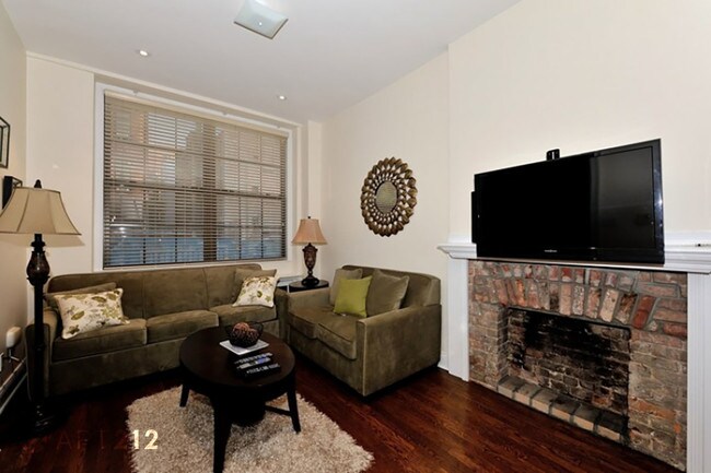 Building Photo - 248 E 83rd St