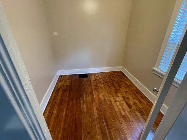 Foto del edificio - 1041 Davis Ave NW