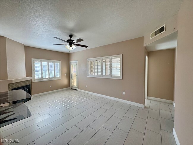 Foto del edificio - 1050 E Cactus Ave