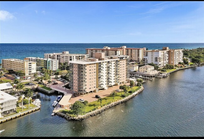 Building Photo - 1160 Hillsboro Mile