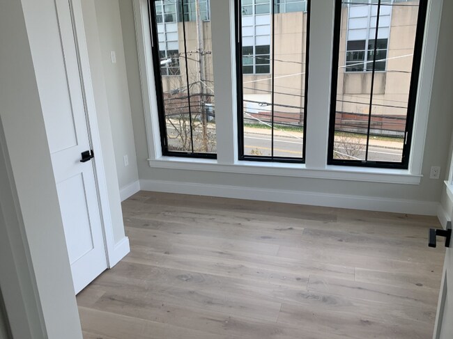 Foto del edificio - 157 Everett St