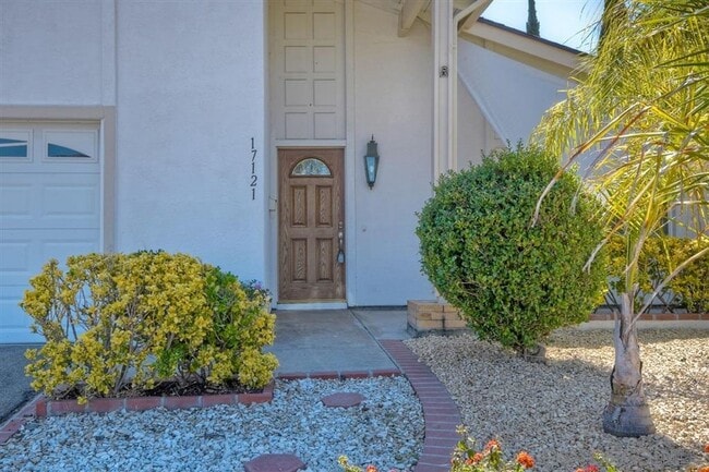 Building Photo - Move-In Ready 3 Bedroom Home with Bonus Ro...