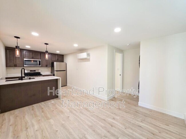 Foto del edificio - 3344 Lockwood Dr