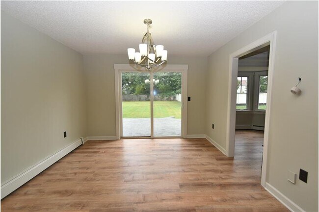 Building Photo - 324A Broad St