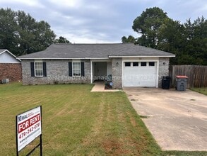 Building Photo - 20 Grand Maple Dr