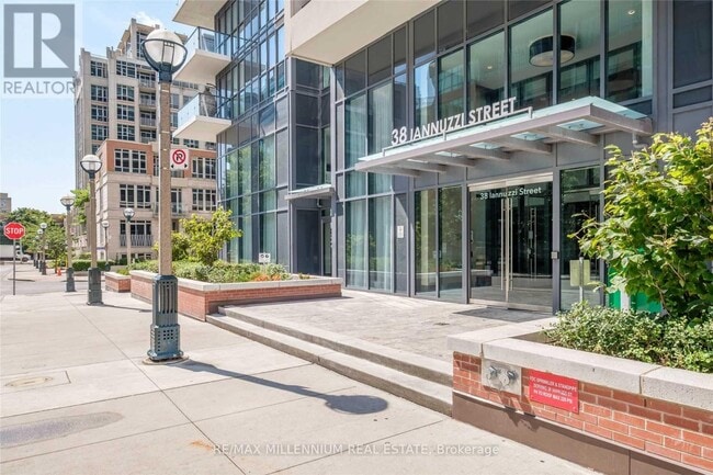 Building Photo - 38 Iannuzzi St